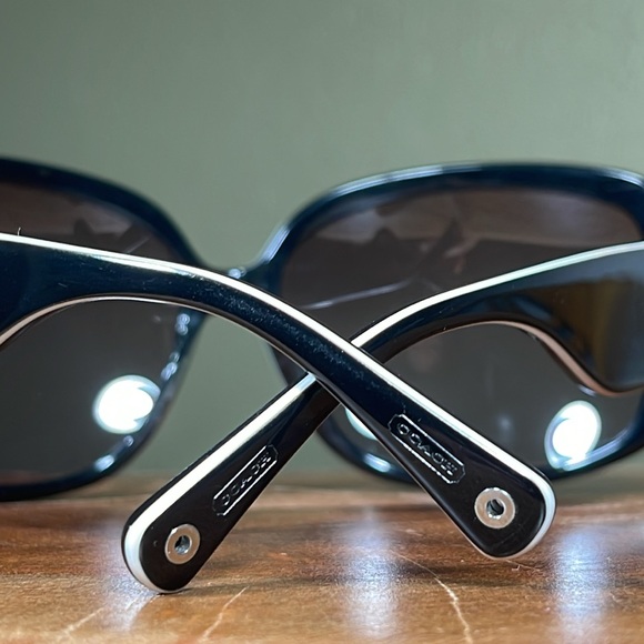 HTF COACH SIMONE SUNGLASSES WITH CASE - Picture 6 of 16